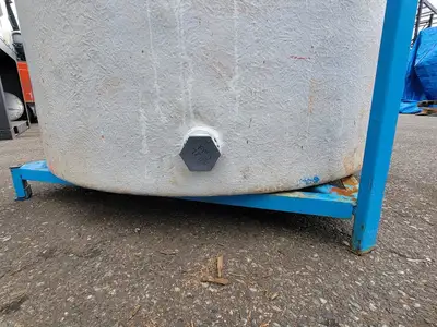 Fiber Glass Tank w/ Fittings