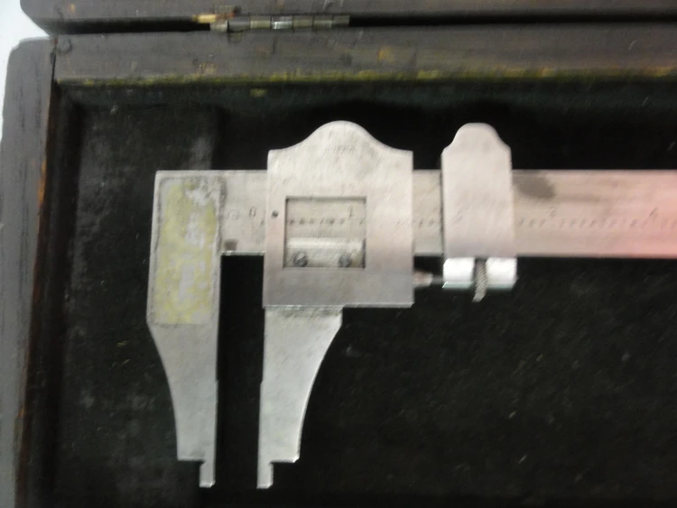 Used BROWN & SHARPE 570 Vernier Calipers Connecticut US | BG Industrial Surplus #473092