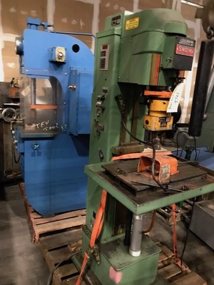 USED 1985 SNOW DR-3-R