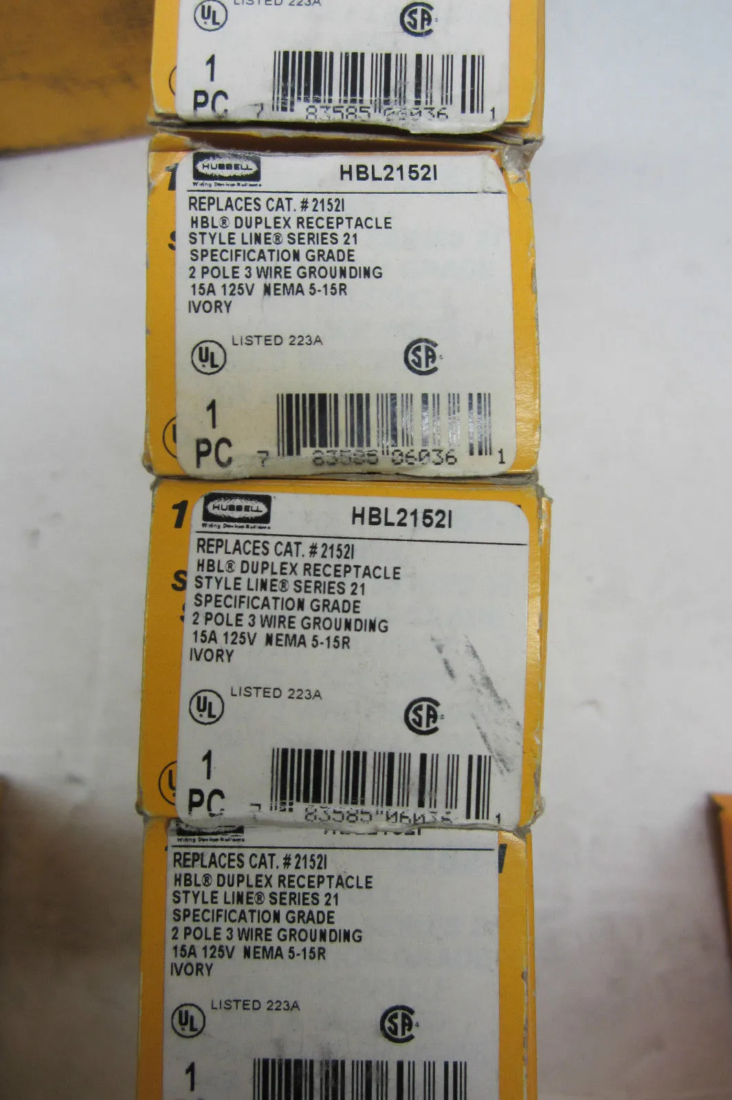 4 NEW HUBBELL HBL2152L DUPLEX RECEPTACLE