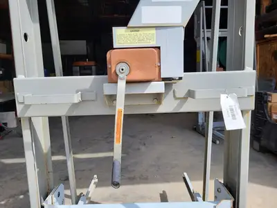 Power/Vac Switchgear Lift Truck 850 lbs