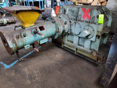 Nakata 4.5" Pin Barrel Rubber Extruder