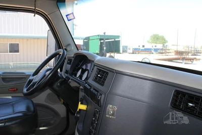 Used 2019 PETERBILT 567 Tractors & Trailers Texas US | Roll Off Truck World #1486370