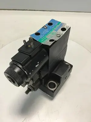 USED VICKERS DG4V-3S-2AL-M-U-HL7-60-EN490