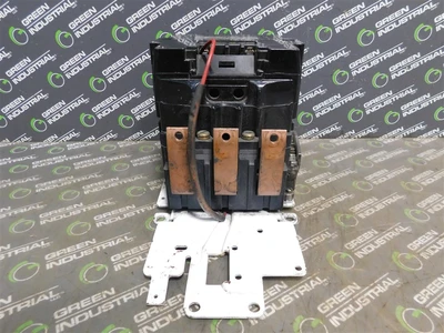 Square D 8536 SF01 Contactor NEMA Size 4 Form S Ser. A 460/575VAC @ 100HP Used