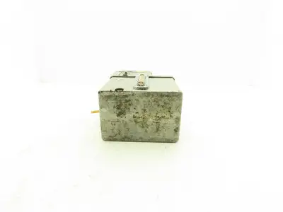 Showa LCB-511C Lubricator Pump 0.1 L/min  1.2 Mpa 100VAC 2L Tank