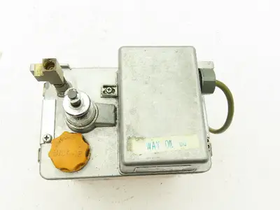Showa SMD6-15C26 Automatic Cyclic Lubrication Oil Lube Pump Oiler 1.6L 110V 1PH