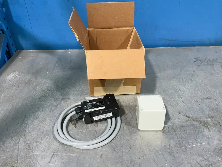 Used 2017 SCHMERSAL TZMW24VDC/CDI Relays & Switches Ohio US | HGR 24 #1314271