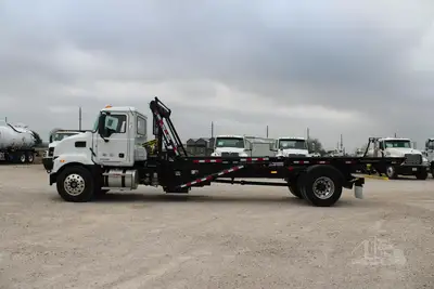 New | in-Stock 2027 MACK MD7 Rolloff Trucks Texas US | Roll Off Truck World #1491876