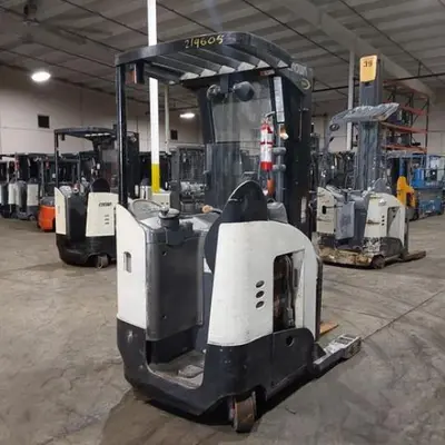 USED 2016 CROWN RR5725-45