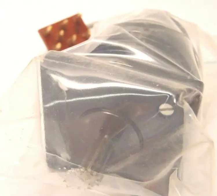 Used BBC ABB BROWN BOVERI SERVOMOTEUR MAGNETIC SA LIESTAL 33V Servo Motors | Maverick Industrial Sales #1104067