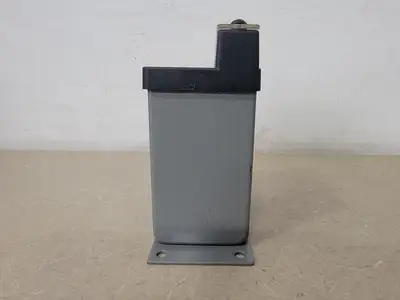 NEW SQUARE D CLE-202001