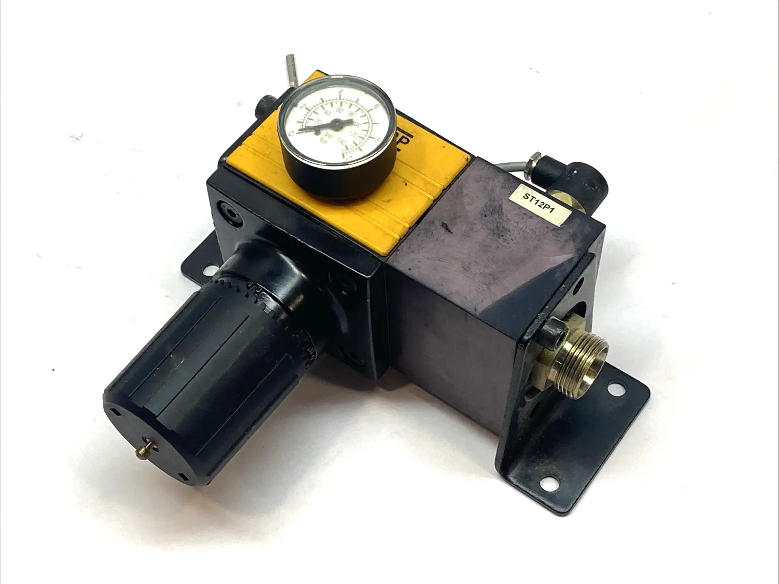 Used Knapp Pneumatic Air Pressure Regulator w/Gauge Wall Mount Bracket Assem Air Pressure Regulators Michigan US | Maverick Industrial Sales #1395593