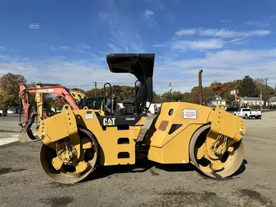 Used 2009 CATERPILLAR CB-564D Tandem Rollers New York US | Abele Tractor #1343073