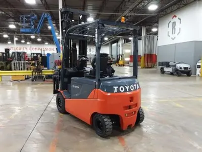 USED 2018 TOYOTA 05-8FBM35T