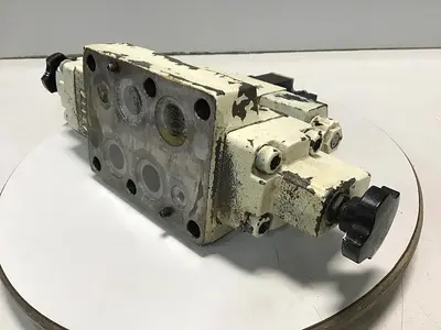 USED YUKEN DSHG-06-3C2-R2-D24-51163