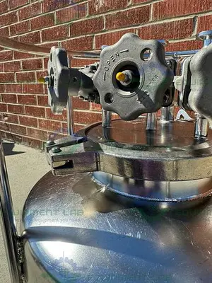 USED ALLOY PRODUCTS 10 LITER STAINLESS STEEL PROCESS / PRESSURE VESSEL 40 PSI