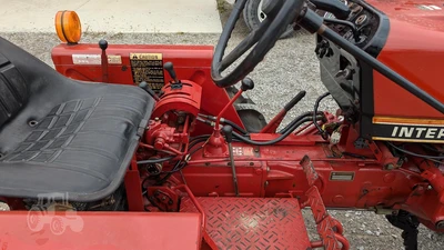 USED 1982 INTERNATIONAL 274
