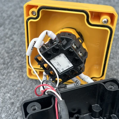 Used IDEC FB1W-HW1B-V402R Relays & Switches California US | Davliegogo LLC #1706228