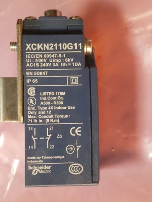 USED Schneider XCKN2110G11C