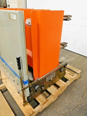 Used GE VB 7.2-500-3 Circuit Breakers Ohio US | Equipment Recovery Corp. #1331707