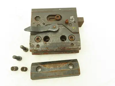Amada 902000 Brake Press Tool Die Holder Clamp With Two Holders 1/2" Tang