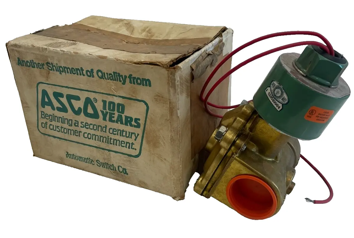 NEW ASCO 8211D8 SOLENOID VALVE 120/60 110/50