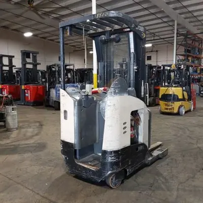 USED 2016 CROWN RR5725-45