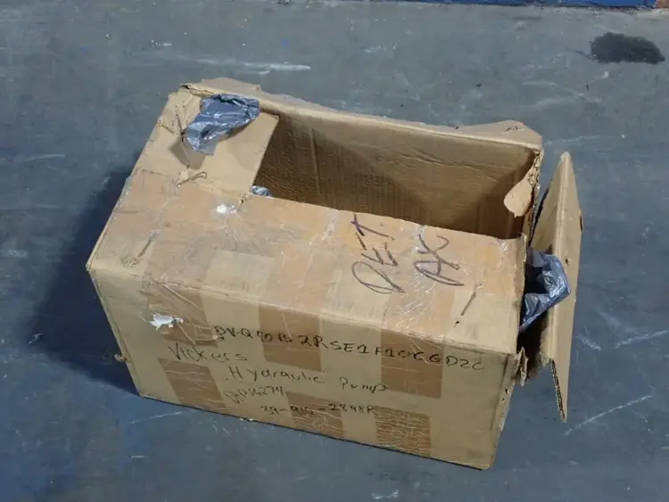 Used VICKERS PVQ40B2RSE1F10CGD20 Hydraulic Pumps Ohio US | HGR 24 #785544