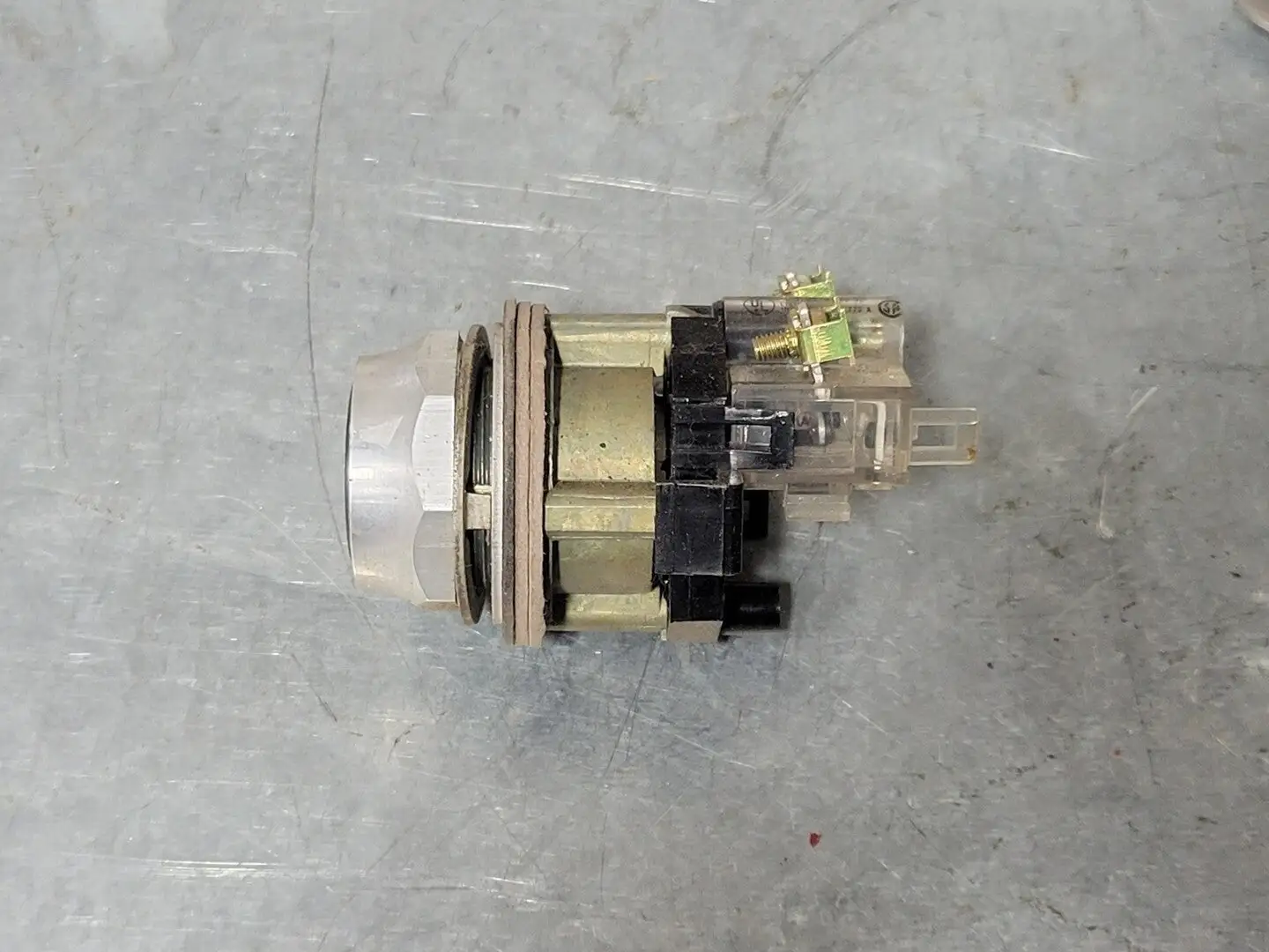 Push Button Switch
