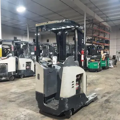 USED 2019 CROWN RR5725-45