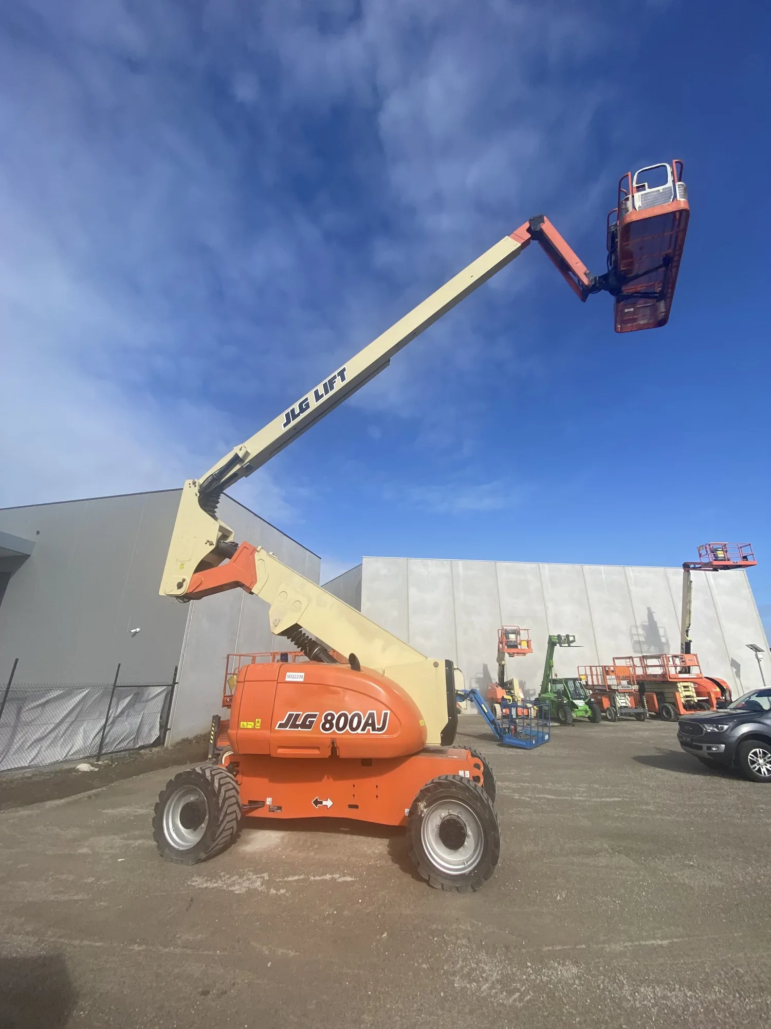 USED 2012 JLG 800AJ