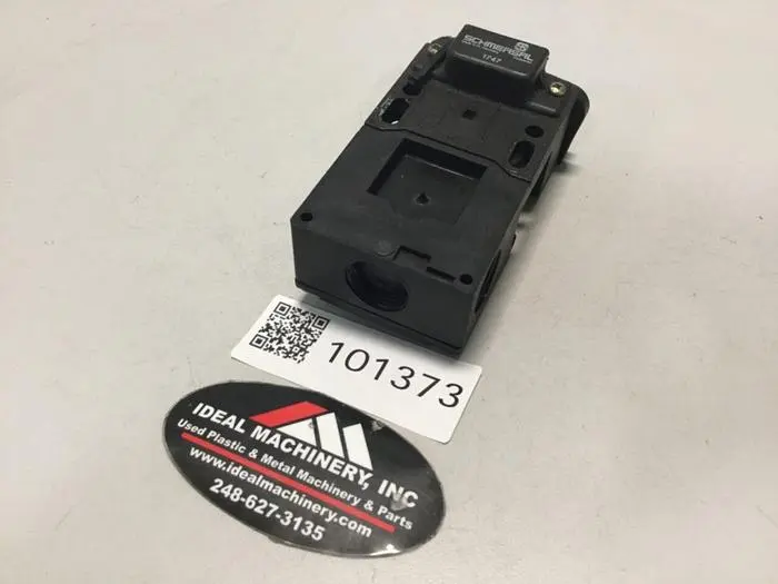 Used SCHMERSAL AZ 16-02ZVRK Relays & Switches Michigan US | Ideal Machinery #572089