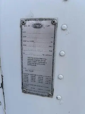 1996 Strick 28 ft Dry Van Trailer - Roll up Door, Liftgate