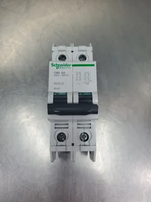 Schneider Electric 60140 (C60 5A) Multi 9 Circuit Breaker. 4A-33/1