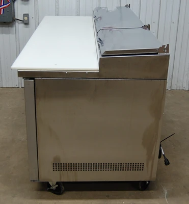 142-1104 True 67" Raised Rail Pizza Prep Table and Cooler TPP-67