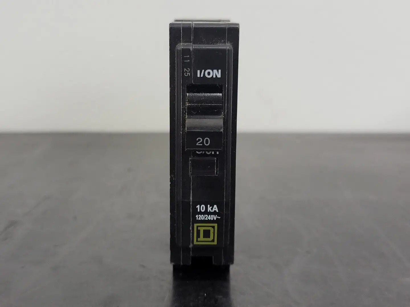 USED SQUARE D QO120