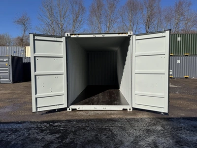 NEW 2024 TRITON V300ULC