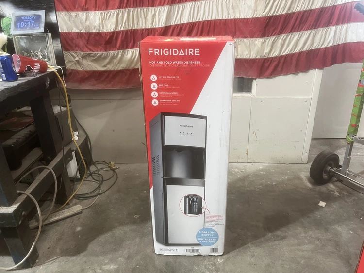 Used FRIGIDAIRE HOT AND COLD WATER DISPENSER Beverage Dispensers Michigan US | Miedema Asset Management Group #1322226
