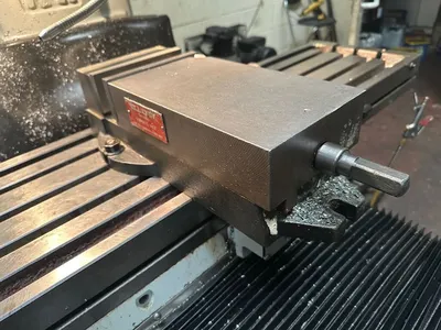 2014 XYZ smx3000 Vertical Mills | Charter Auctions (23)