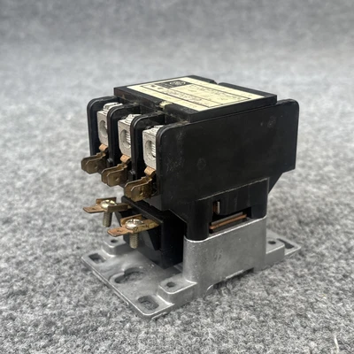 Used GE CR353AD3BH1 Relays & Switches California US | Davliegogo LLC #1725462