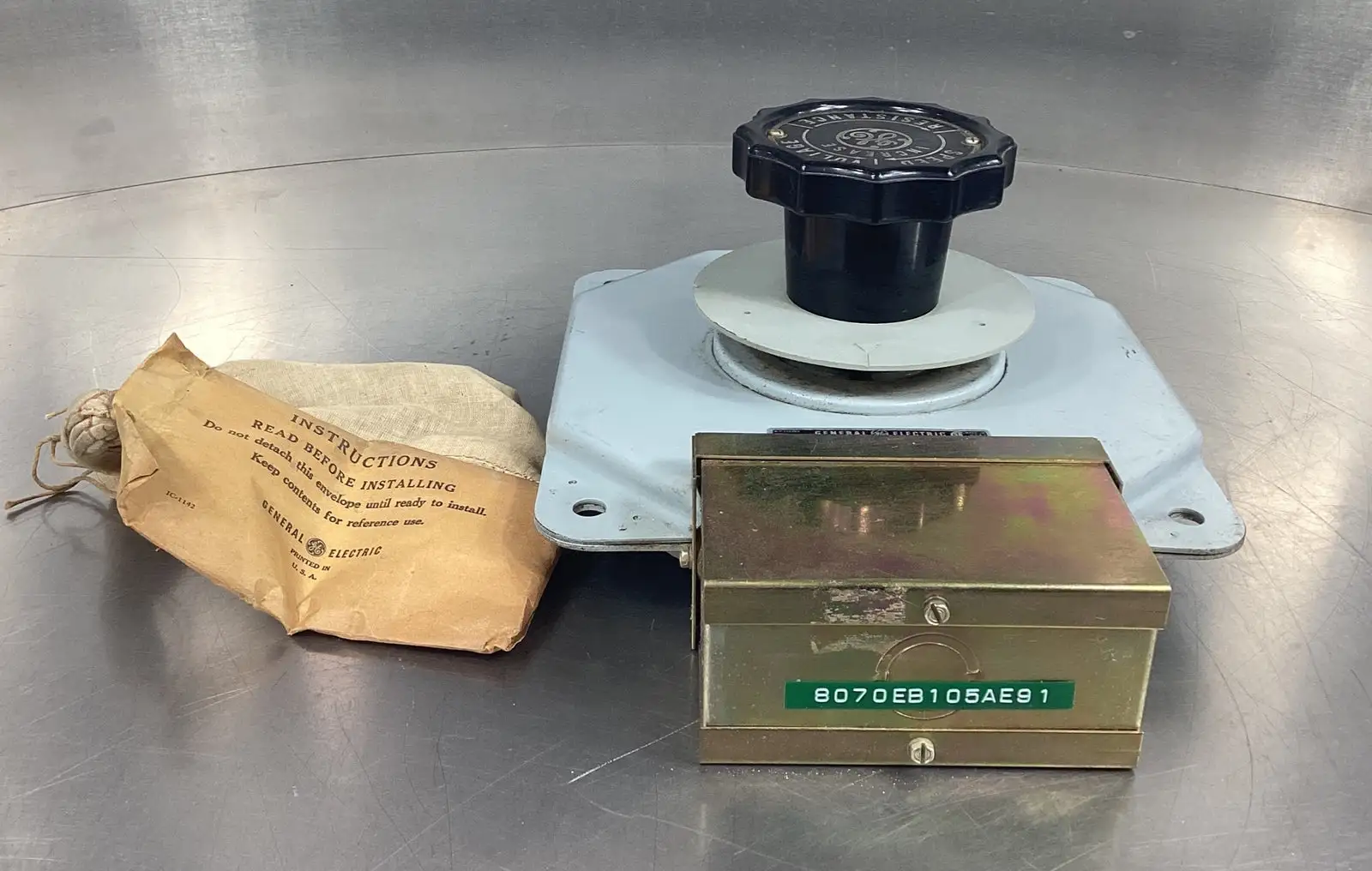 General Electric Rheostat, 600 Volt, Cat.# 8070EB105AE91 806 Ohms 4B