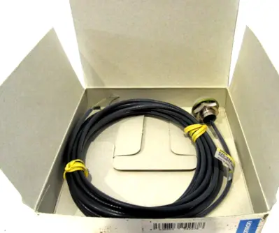 NEW OMRON E2C-X2A PROXIMITY SWITCH E2CX2A