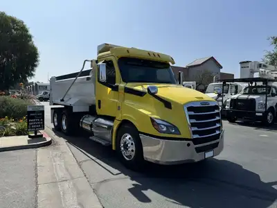 Used 2019 FREIGHTLINER CASCADIA 126 Tractors & Trailers California US | Commerce Truck Equipment Sales #1548313