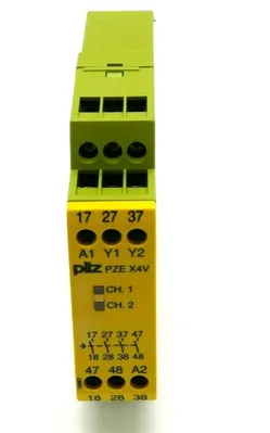 NEW PILZ PZE X4V 2/24 VDC 4S SAFETY RELAY PZEX4V224VDC4S 774582