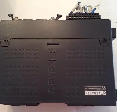 USED KEYENCE CV-2100P