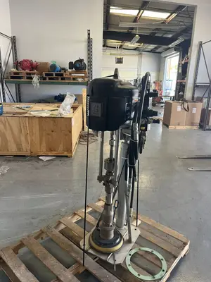USED 1900 GRACO L-S20 5 GALLON