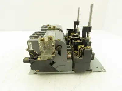 Furnas 30DP32A1VF AC Contactor Motor Starter 10Hp 600VAC 3Ph 120V Coil 2 Speed