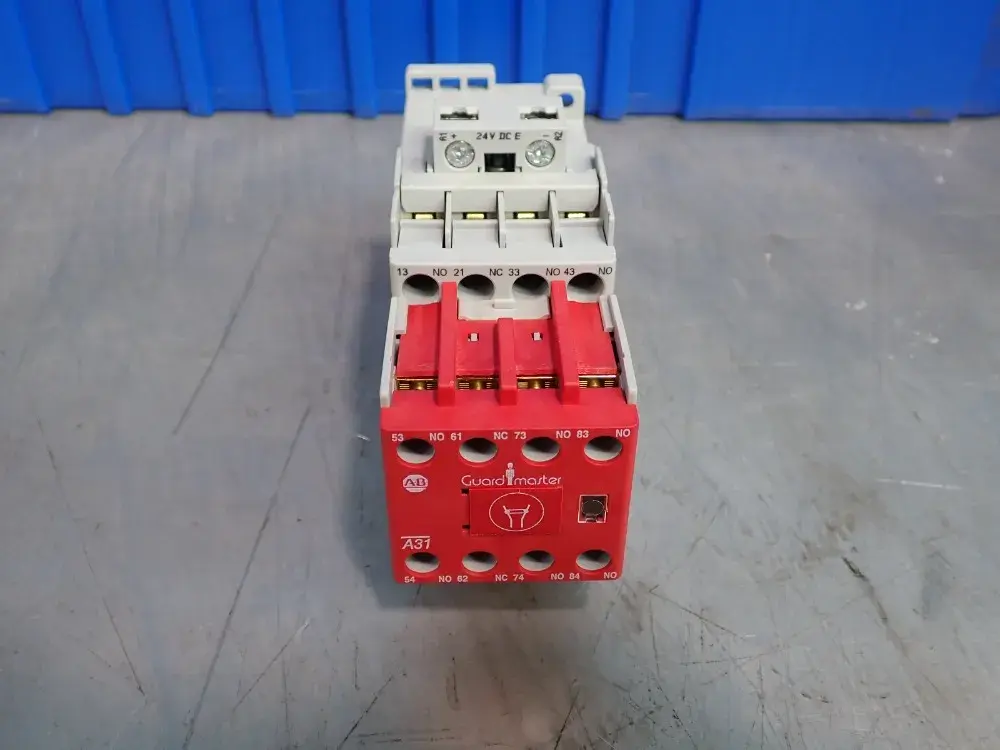 NEW ALLENBRADLEY 700SCF620EJC