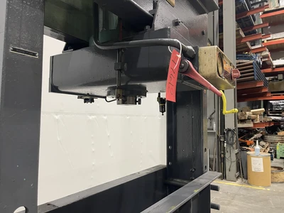Dake 150 Ton Air Hydraulic H-Frame Press